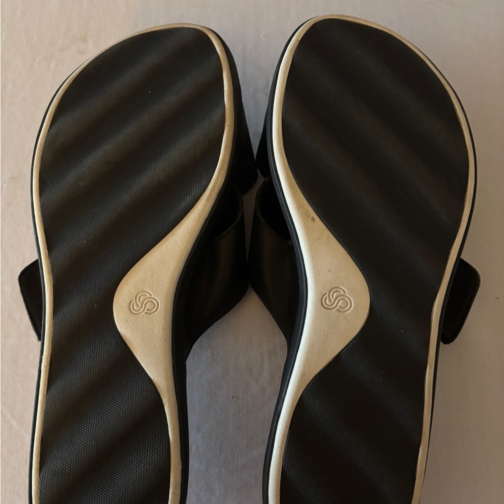 Clarks Cloudstoppers Black Sandals with Silver Buckle size 9 1/2 Cushion Comfort - Picture 7 of 7